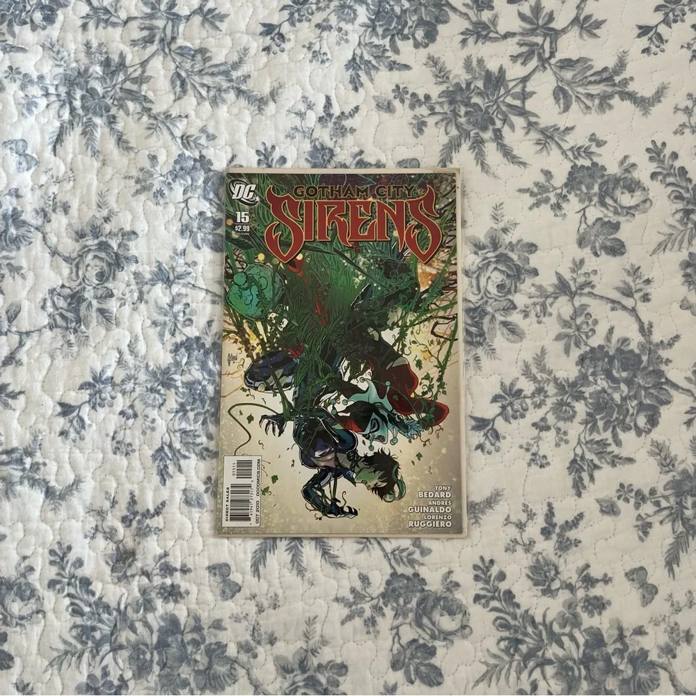 NEW Gotham City Sirens #15 (Oct 2010) Comic Book